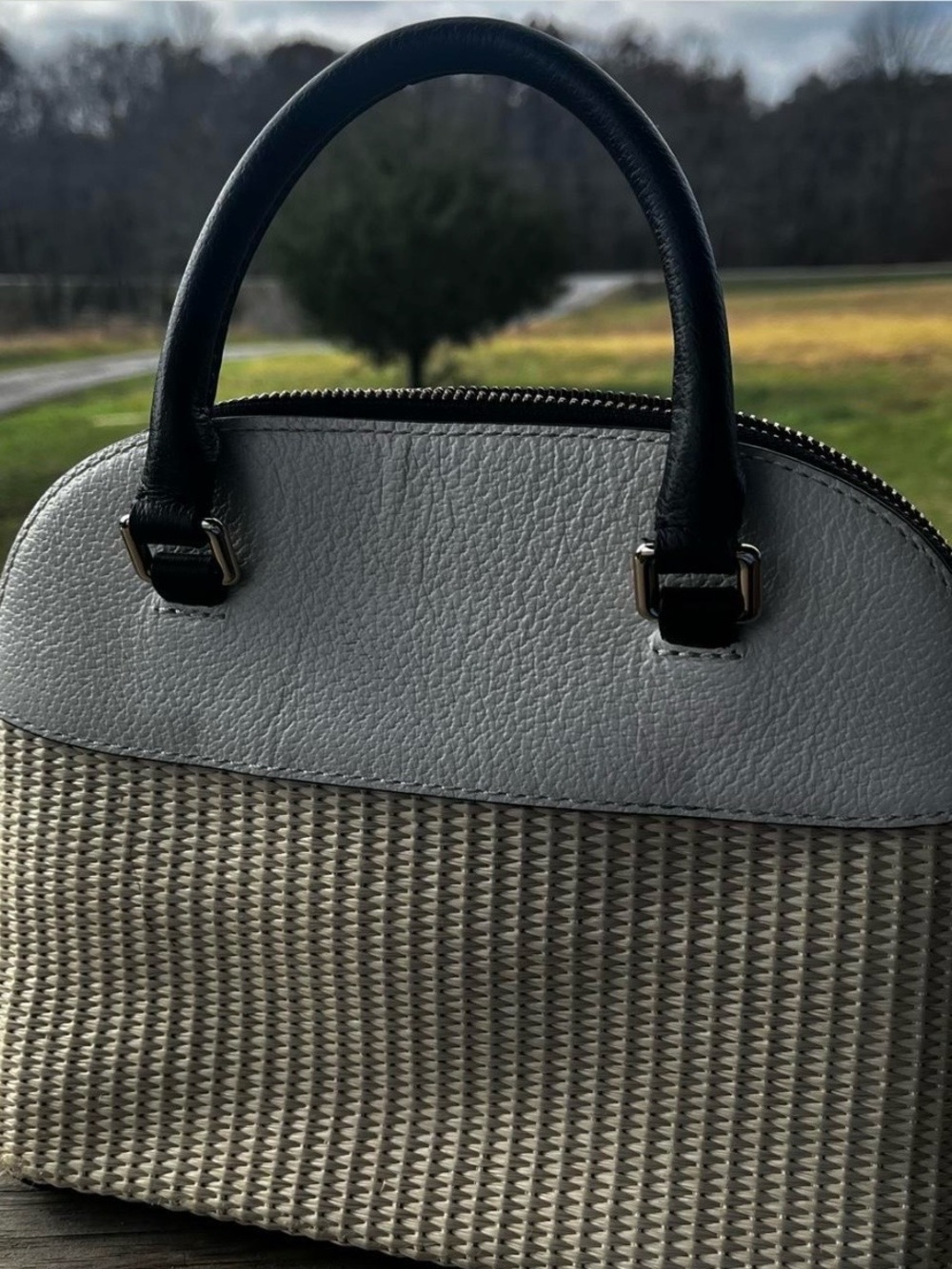 Kate Spade purse with black straps 🖤🤍 - Picture 3 of 7